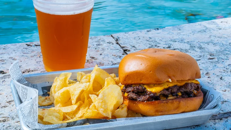 Beer and bites by the ocean at Vivo Beach Club