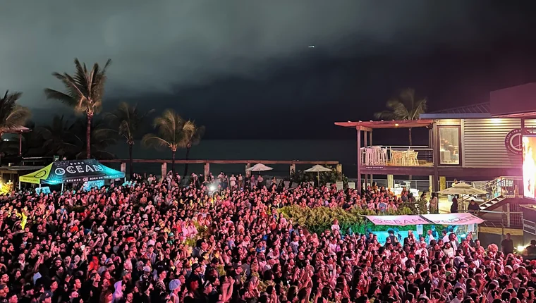 Concert crowd at night at Vivo Beach Club